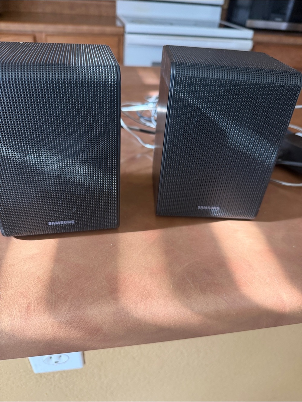 Samsung Black Stereo Desktop Speakers — Wired Pair